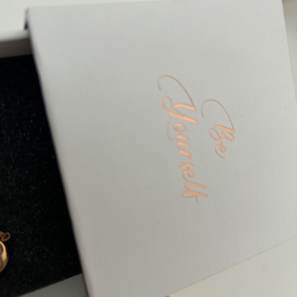 Celovis Paris pearl charms bracelet - Picture 5 of 5